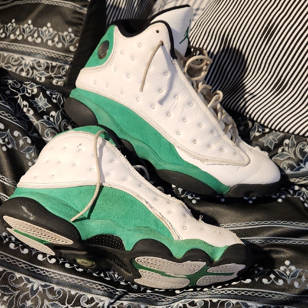 Jordan White and Green Sneakers - Picture 8 of 8